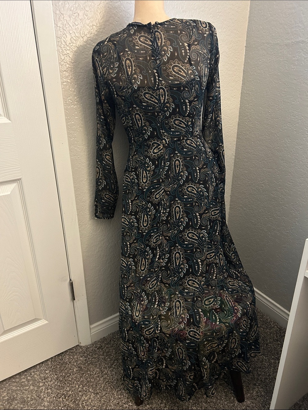 Tommy Hilfiger Black Paisley Long Sleeve Maxi Dress size 2